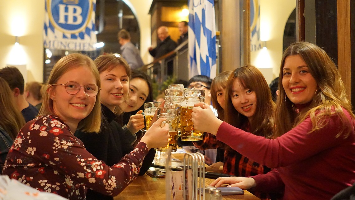 Group of students drinking beer