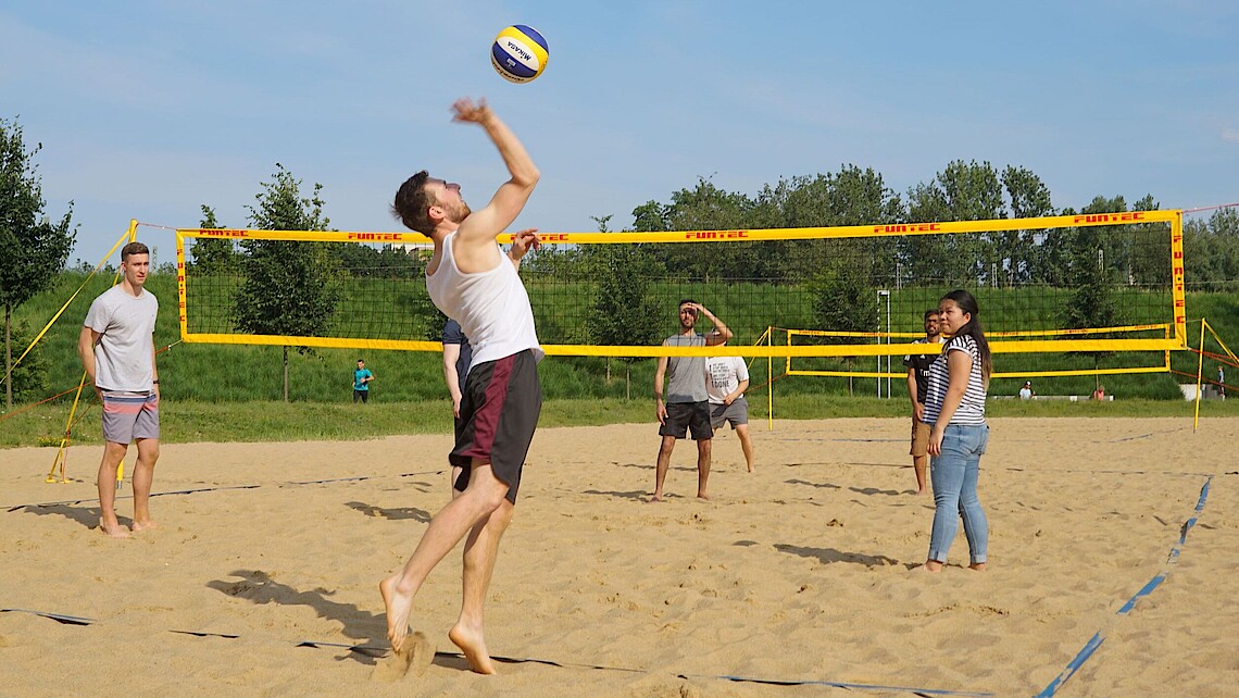 weBuddy beach volleyball