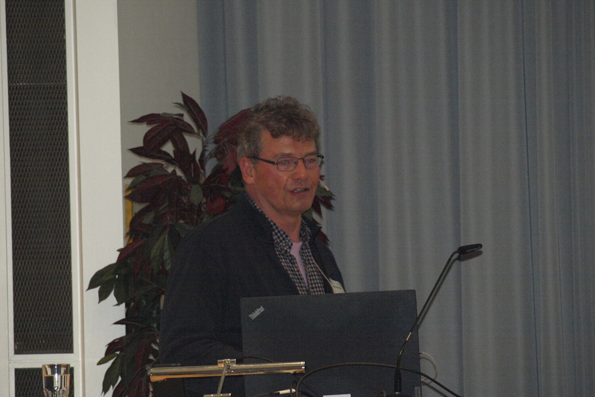 Dr. Jens Radvan